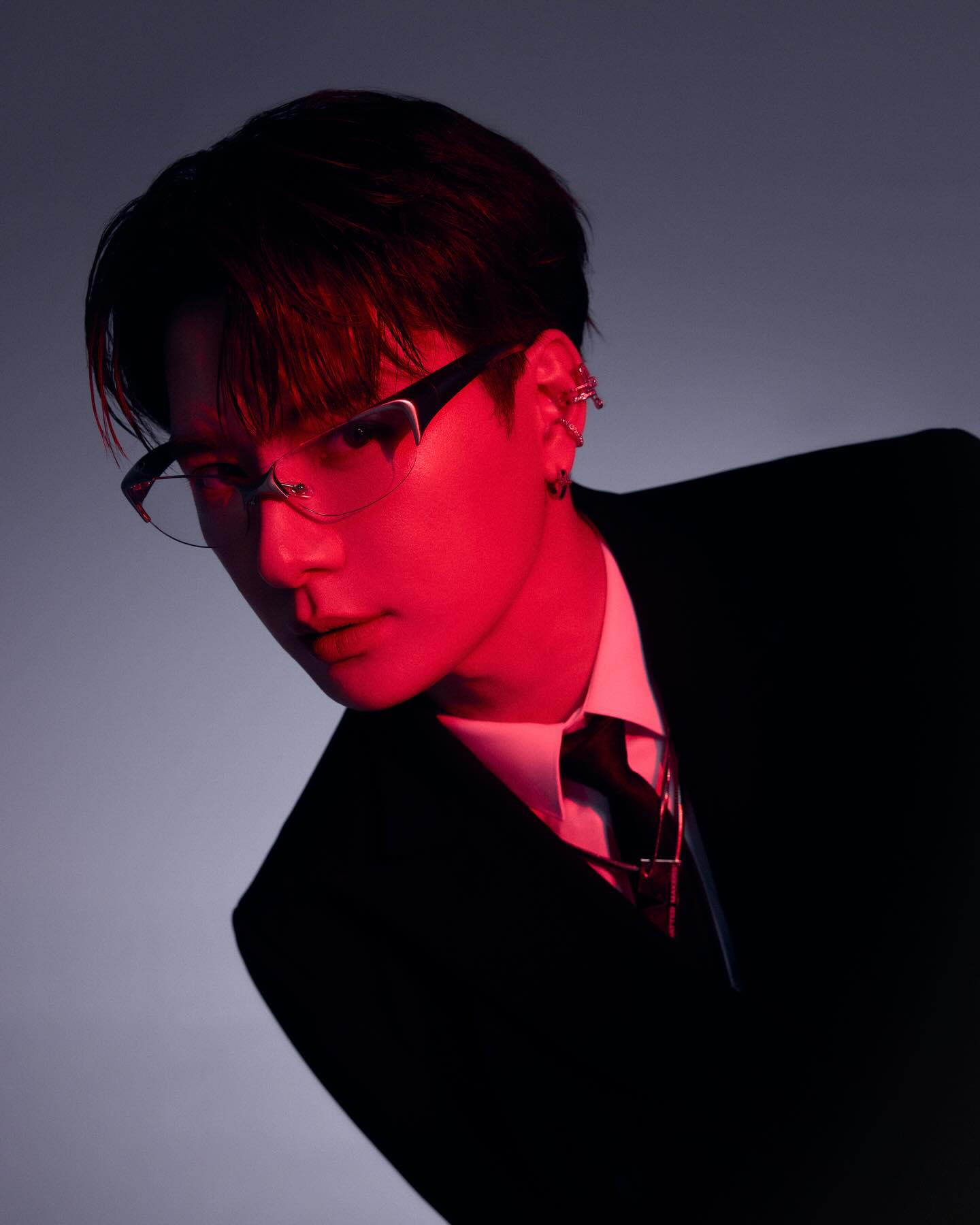 คริส - พีรวัส แสงโพธิรัตน์