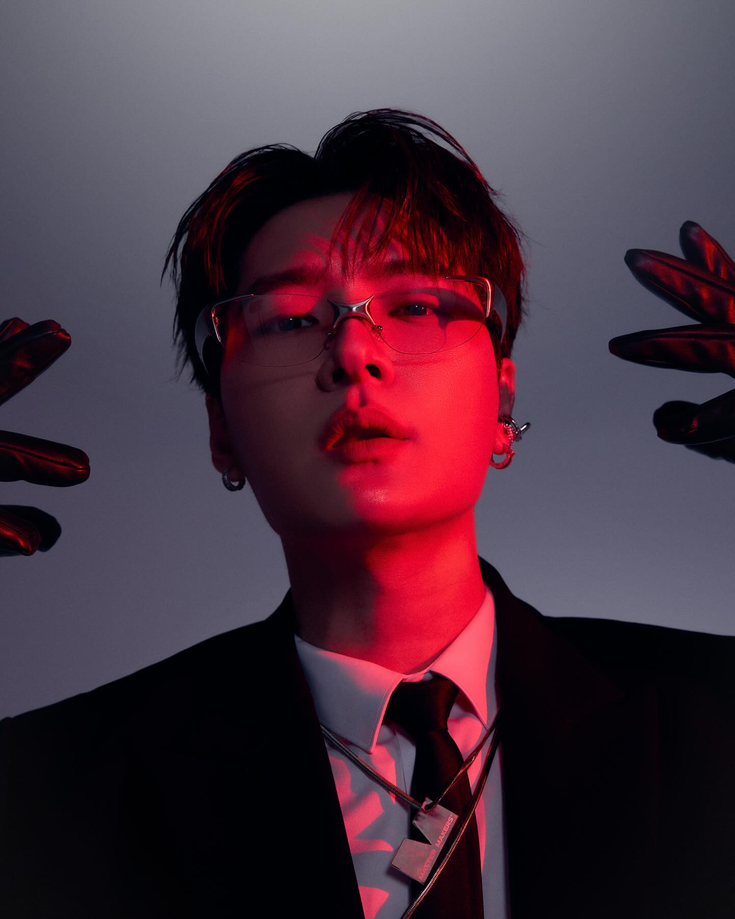 คริส - พีรวัส แสงโพธิรัตน์