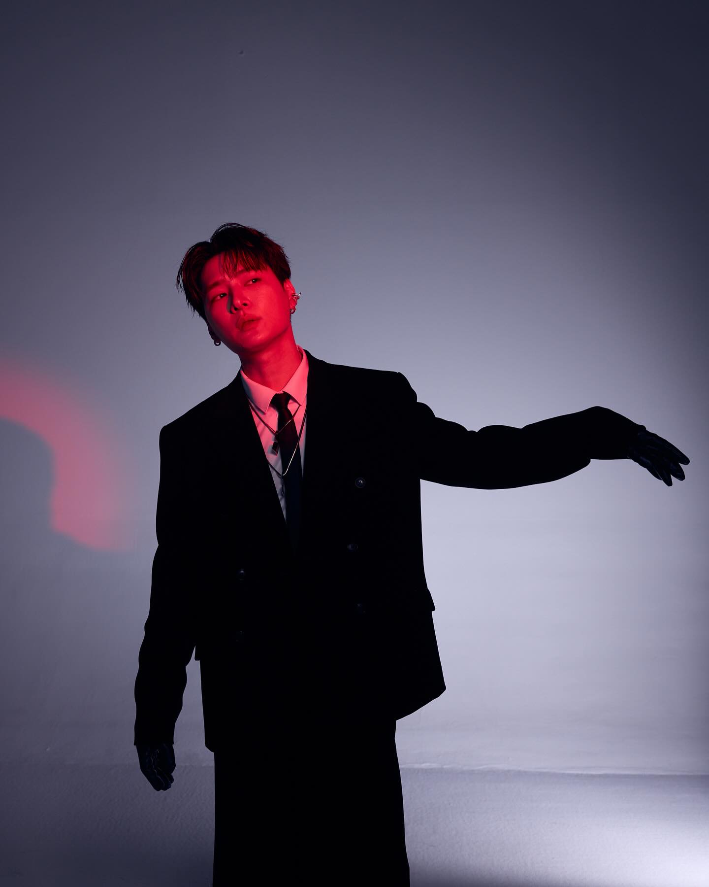 คริส - พีรวัส แสงโพธิรัตน์