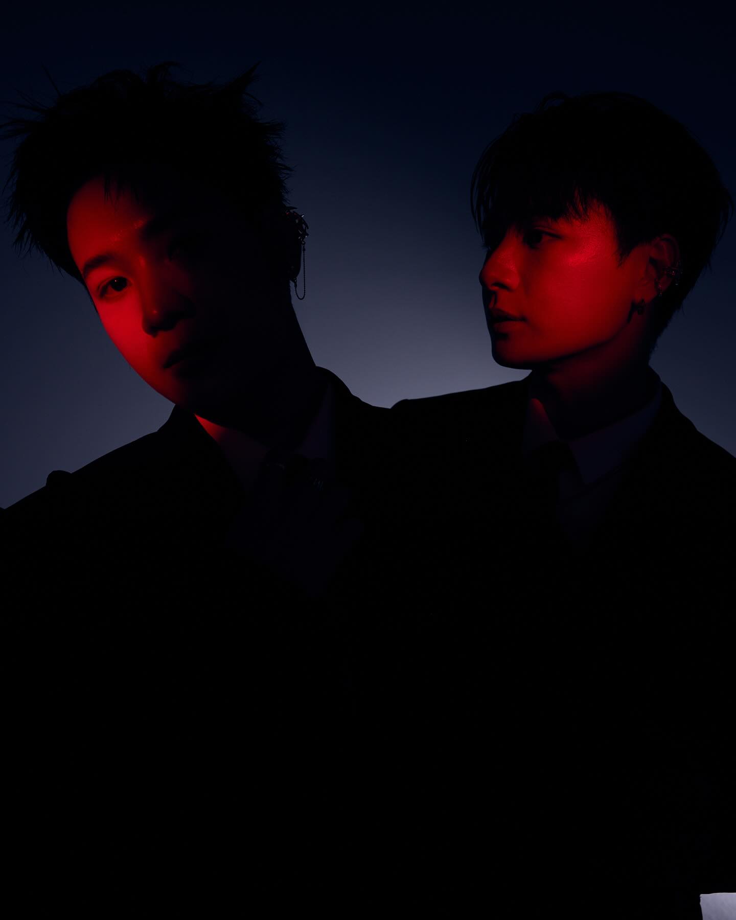 คริส - พีรวัส แสงโพธิรัตน์