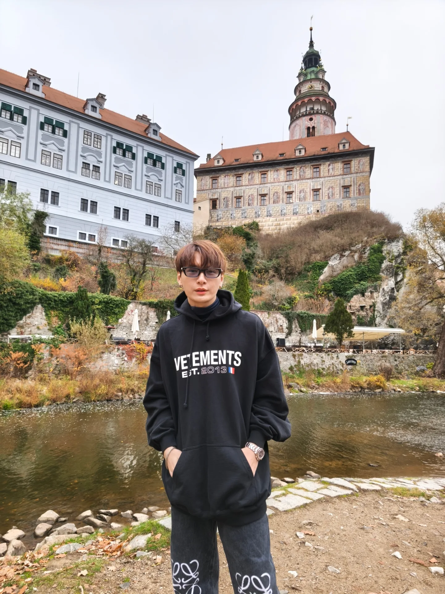 คริส - พีรวัส แสงโพธิรัตน์