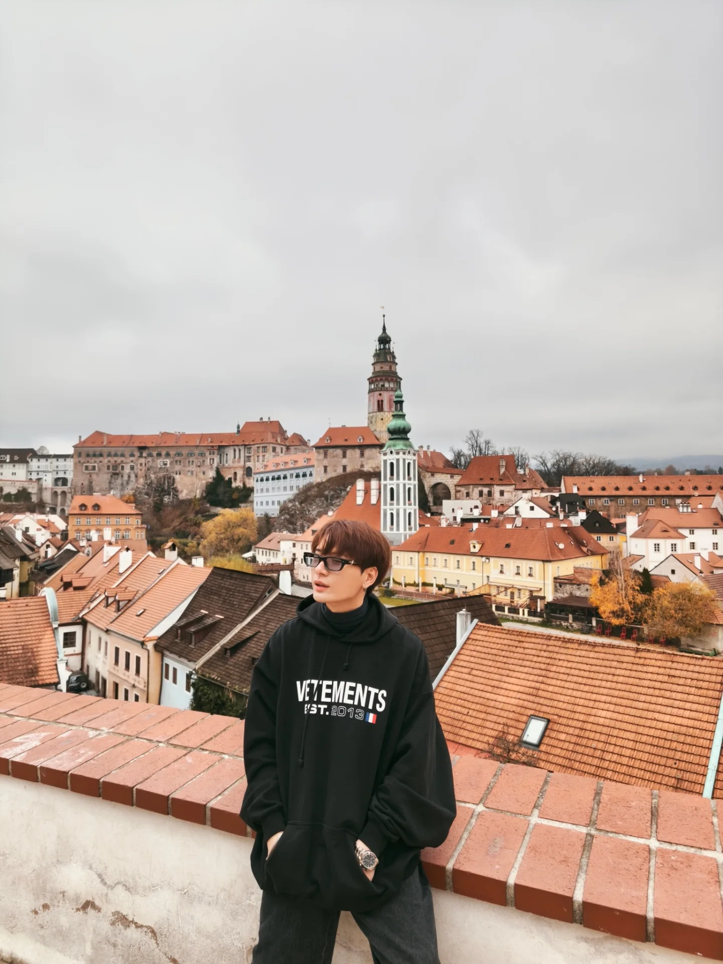 คริส - พีรวัส แสงโพธิรัตน์