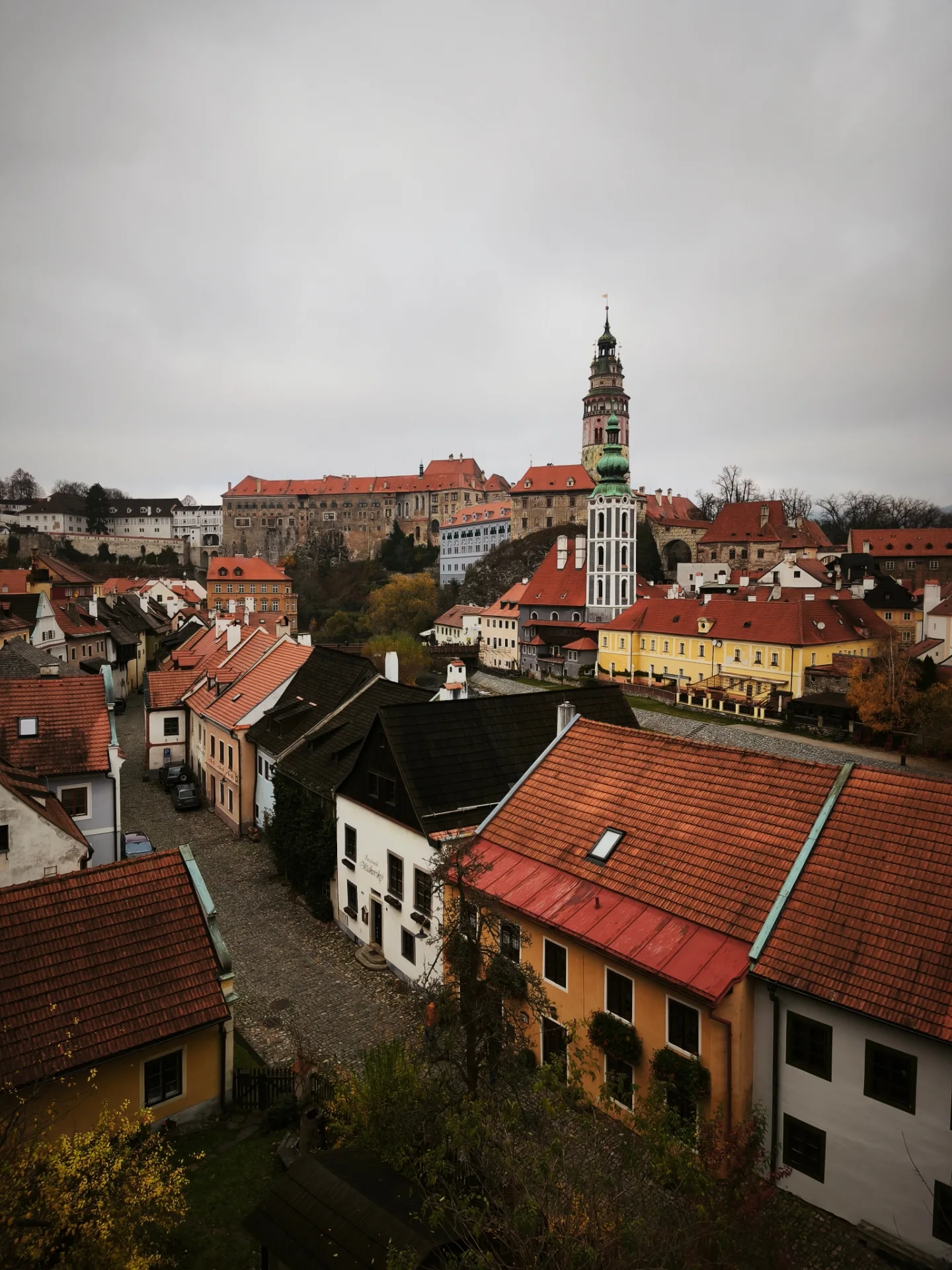 คริส - พีรวัส แสงโพธิรัตน์