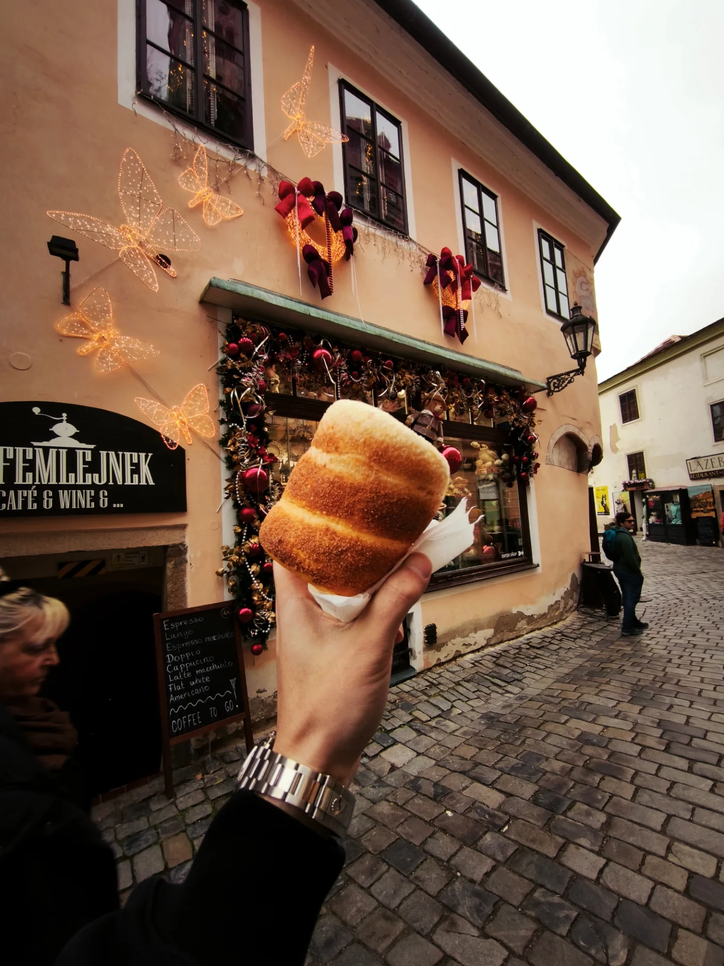 คริส - พีรวัส แสงโพธิรัตน์