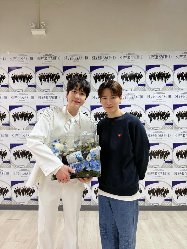 คริส - พีรวัส แสงโพธิรัตน์