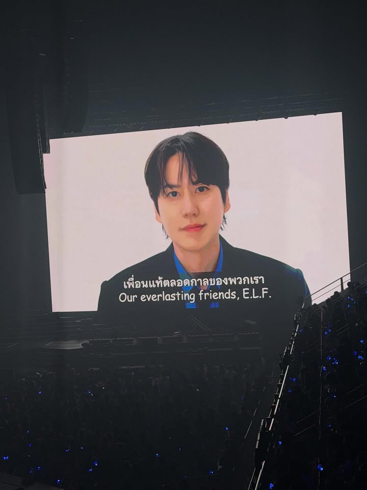 คริส - พีรวัส แสงโพธิรัตน์