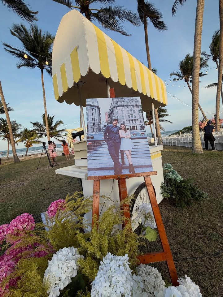 คริส - พีรวัส แสงโพธิรัตน์