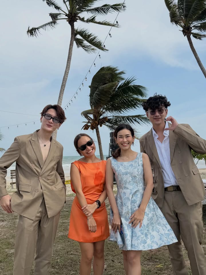 คริส - พีรวัส แสงโพธิรัตน์