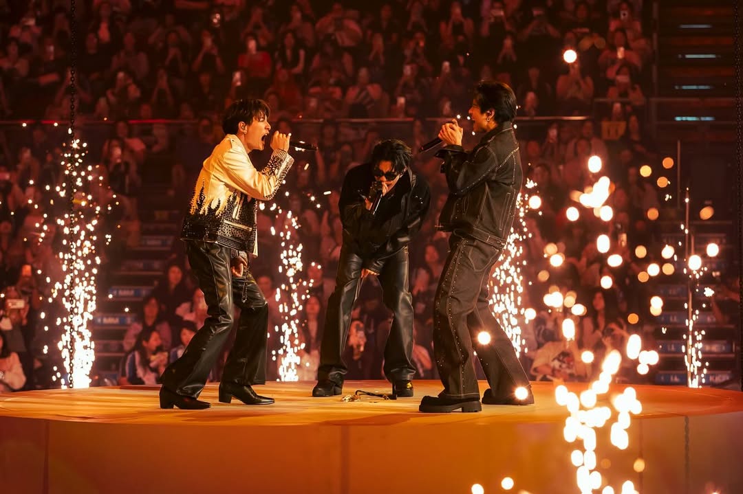 คริส - พีรวัส แสงโพธิรัตน์