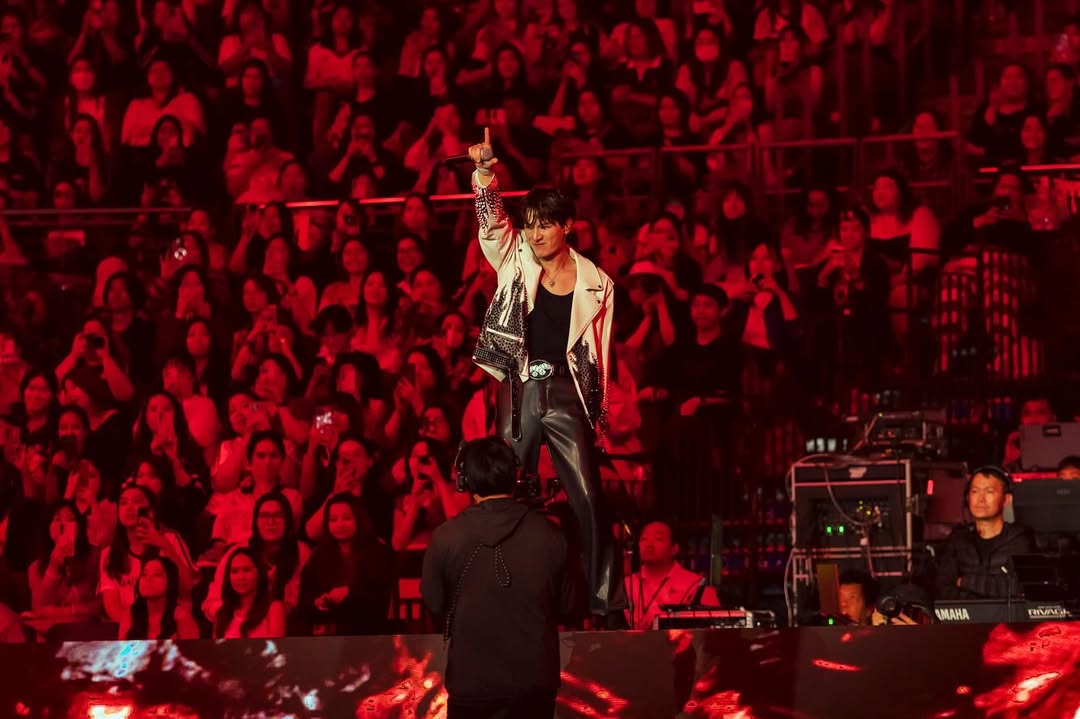 คริส - พีรวัส แสงโพธิรัตน์