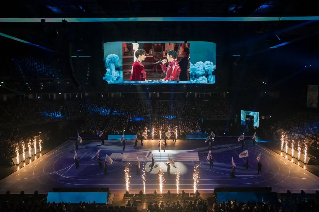 คริส - พีรวัส แสงโพธิรัตน์