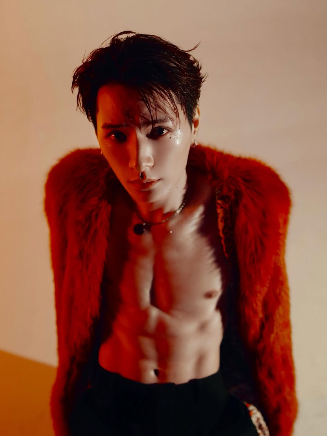 คริส - พีรวัส แสงโพธิรัตน์