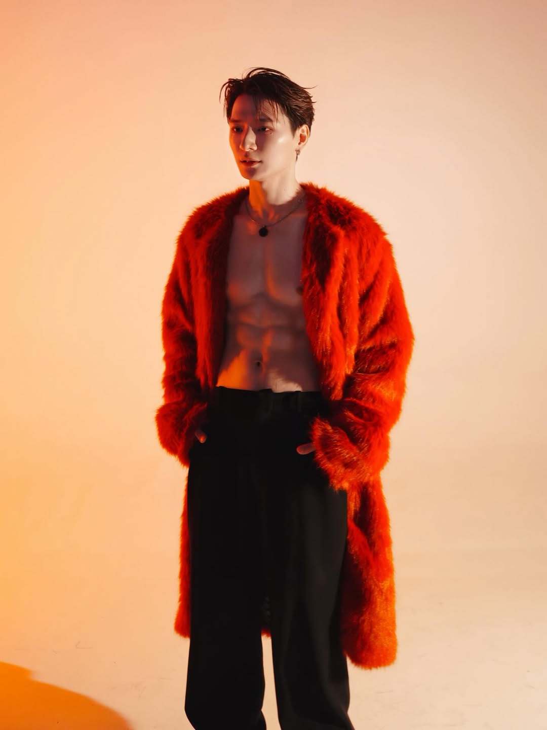 คริส - พีรวัส แสงโพธิรัตน์