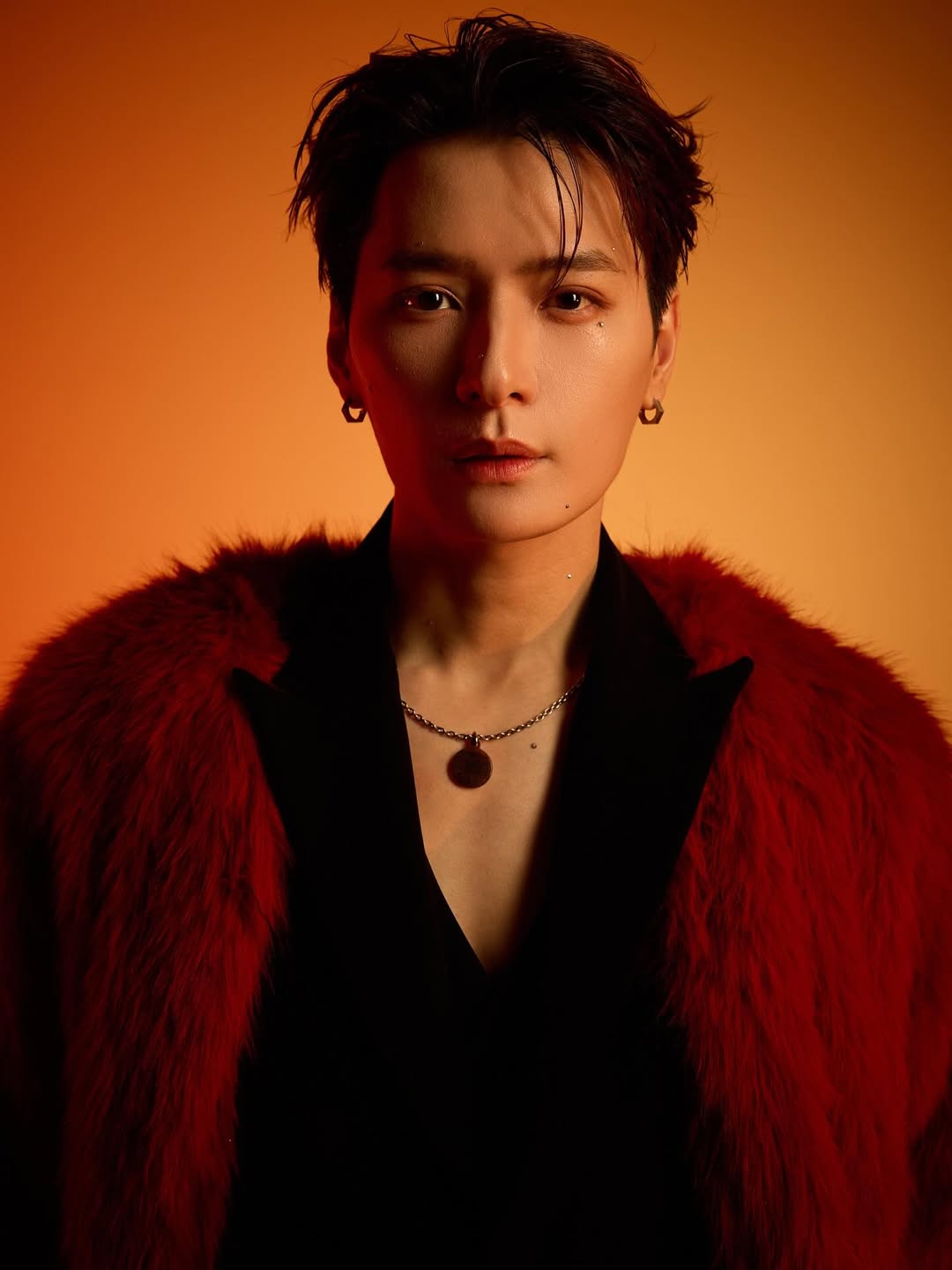 คริส - พีรวัส แสงโพธิรัตน์