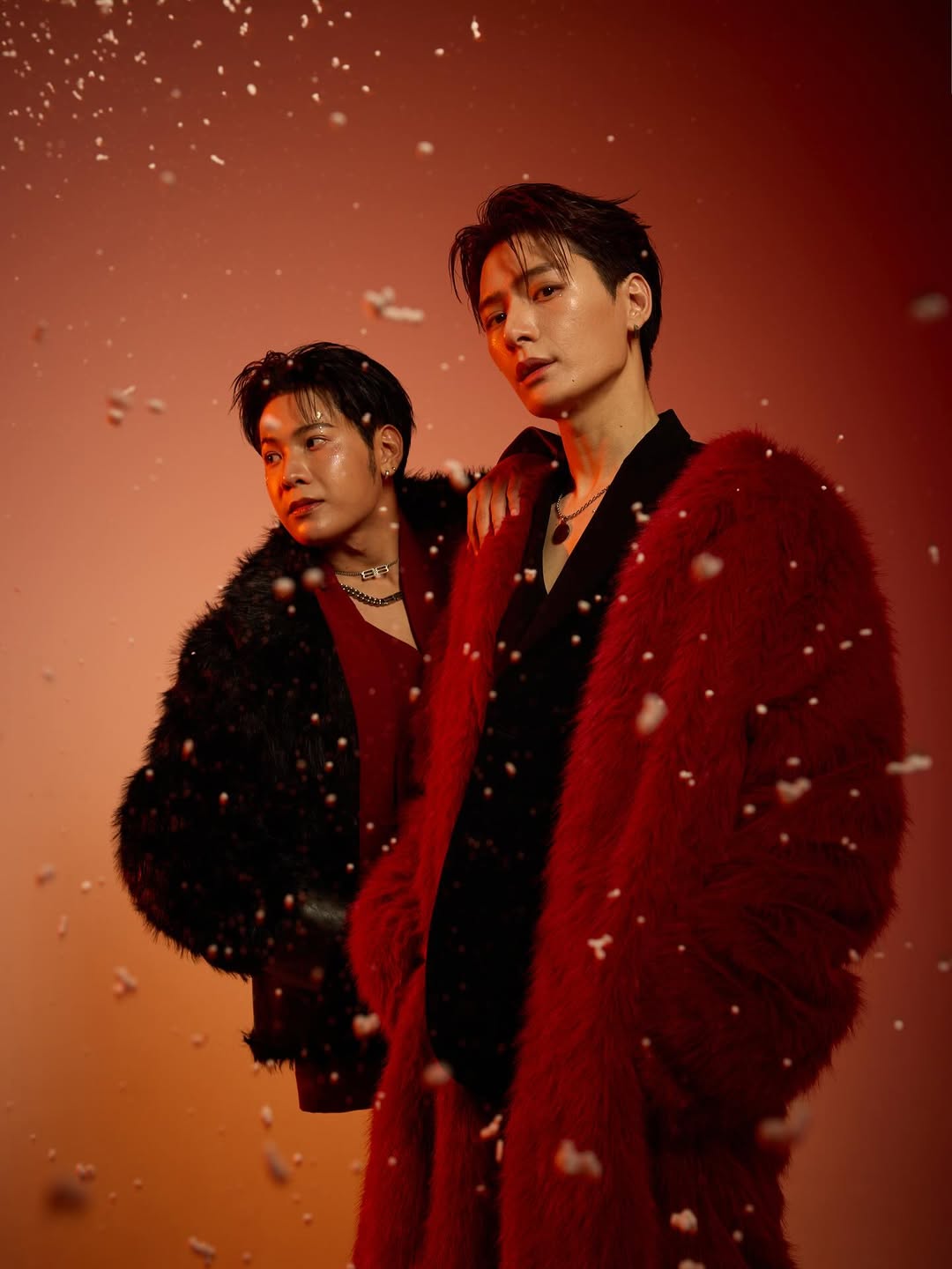 คริส - พีรวัส แสงโพธิรัตน์