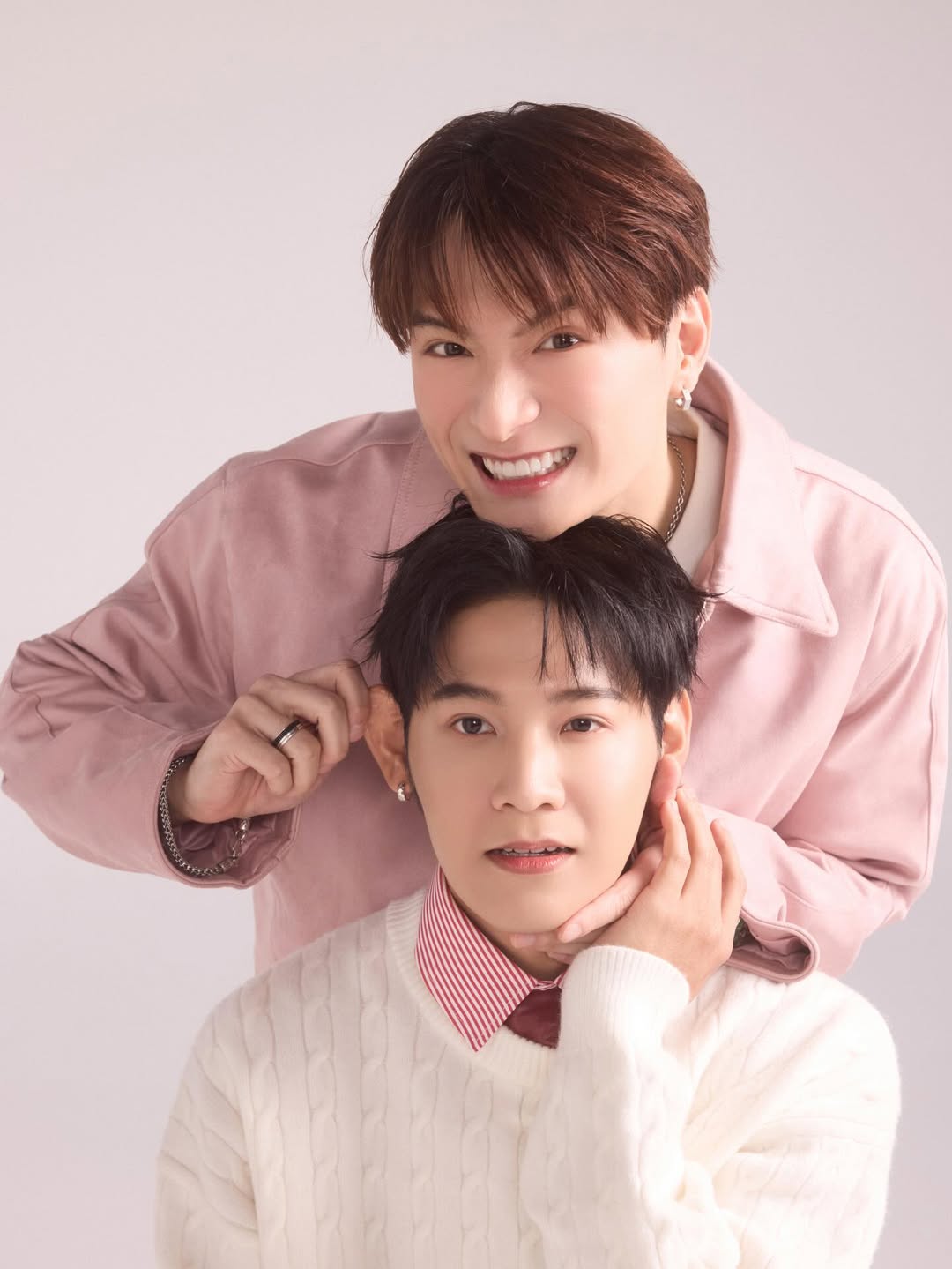 คริส - พีรวัส แสงโพธิรัตน์