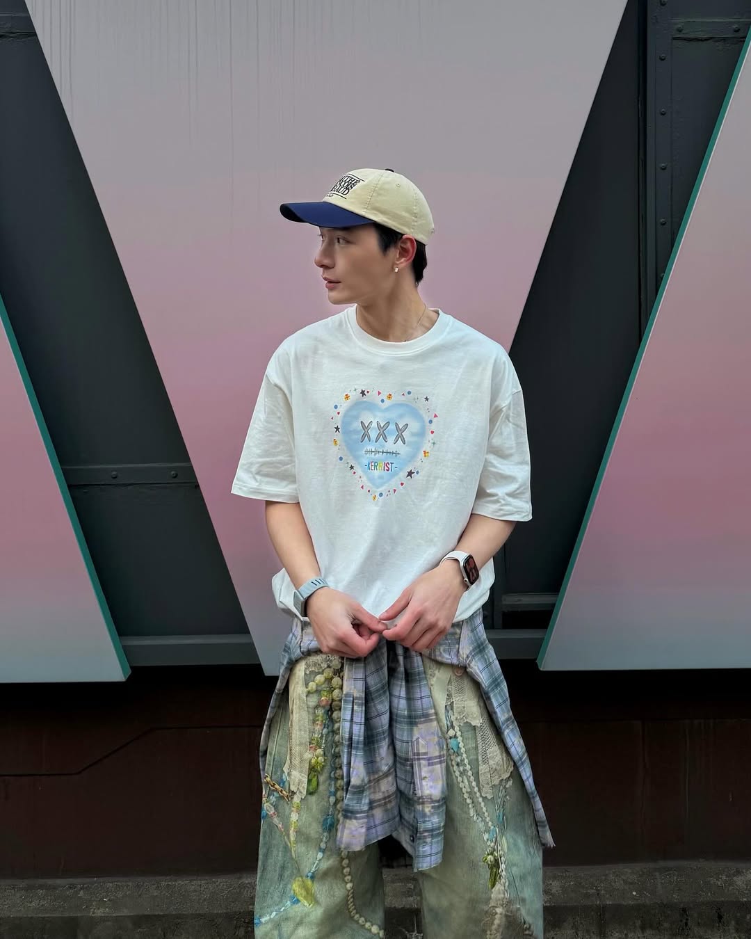 คริส - พีรวัส แสงโพธิรัตน์