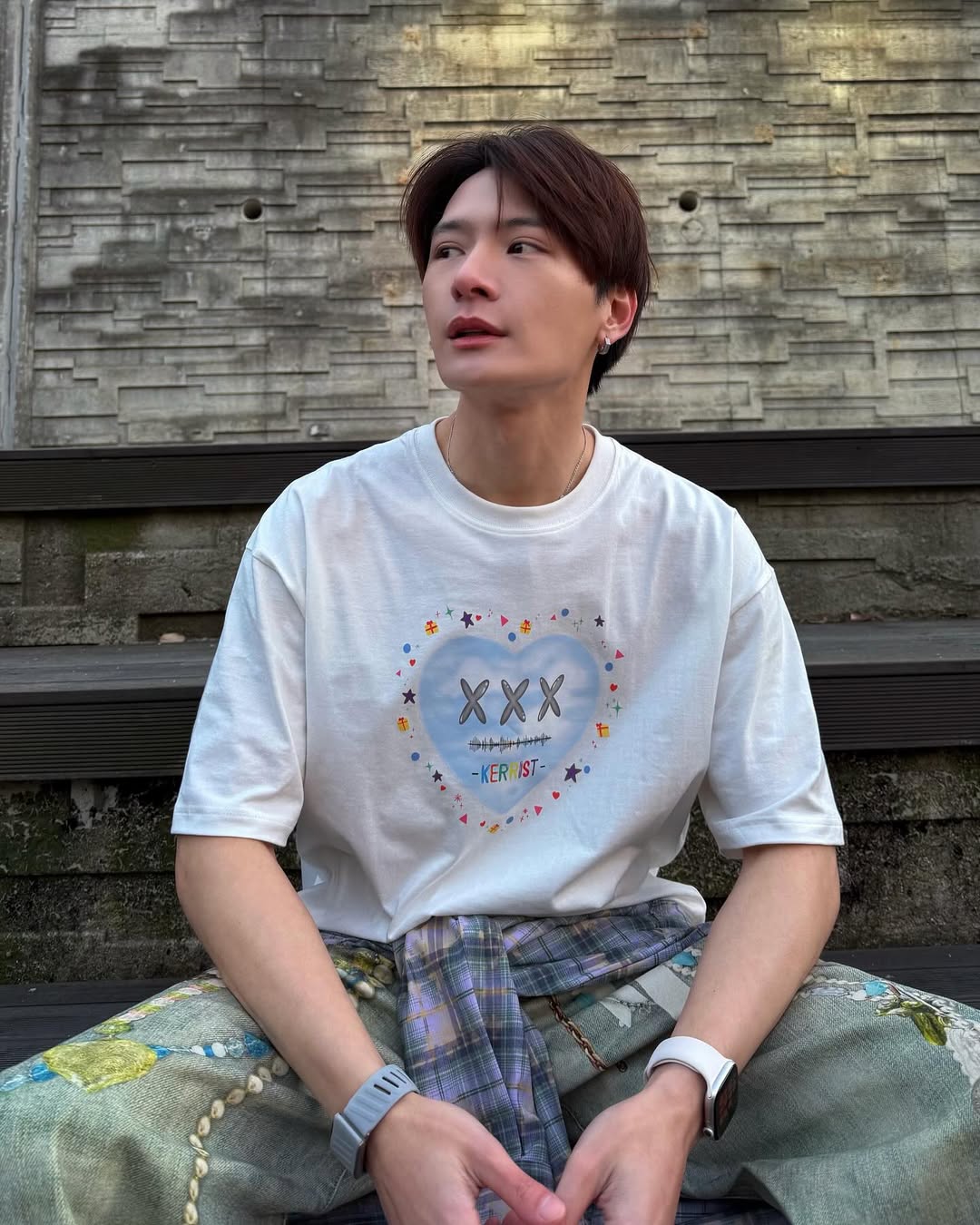 คริส - พีรวัส แสงโพธิรัตน์