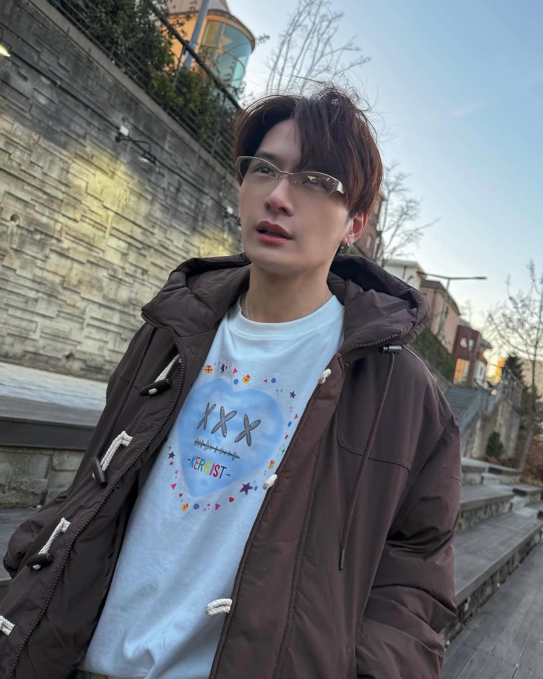 คริส - พีรวัส แสงโพธิรัตน์