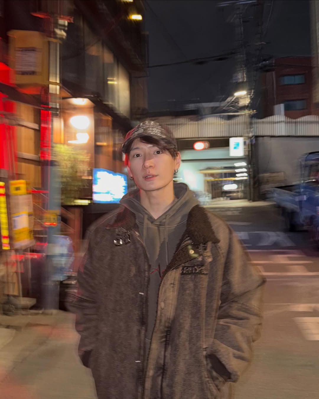 คริส - พีรวัส แสงโพธิรัตน์