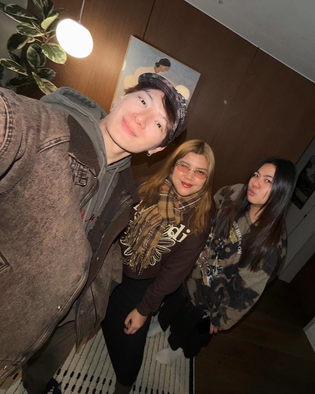 คริส - พีรวัส แสงโพธิรัตน์