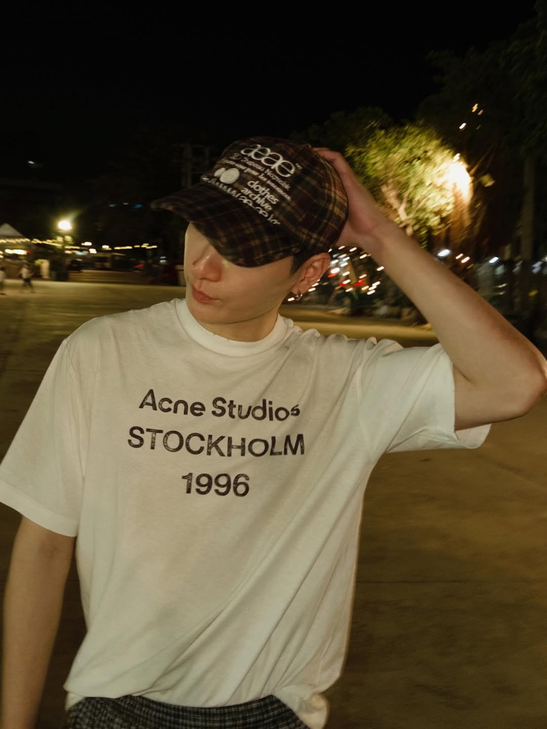 คริส - พีรวัส แสงโพธิรัตน์