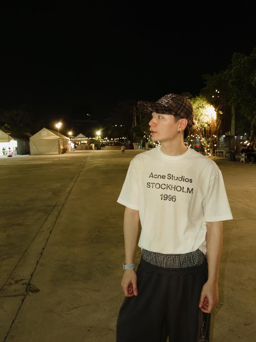 คริส - พีรวัส แสงโพธิรัตน์