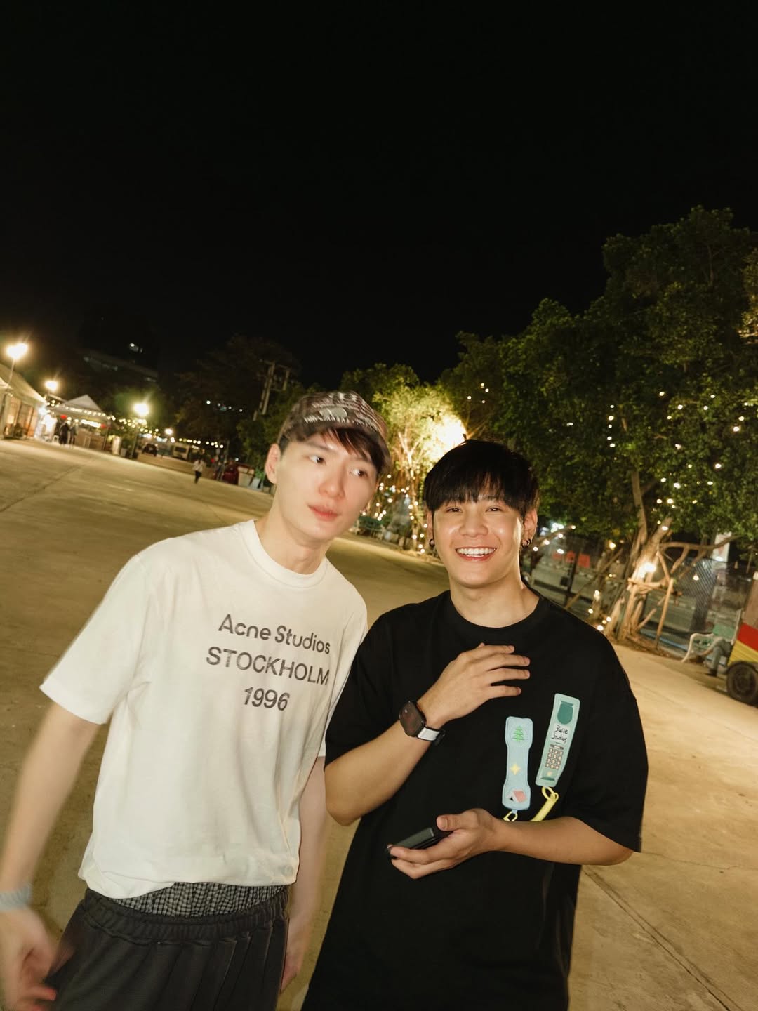 คริส - พีรวัส แสงโพธิรัตน์