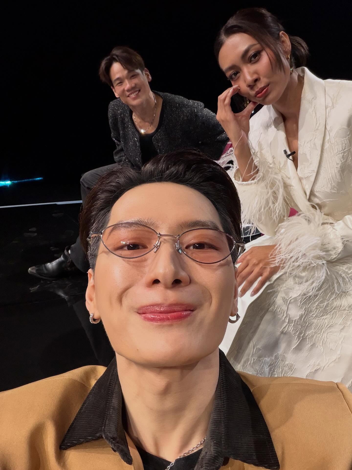 คริส - พีรวัส แสงโพธิรัตน์