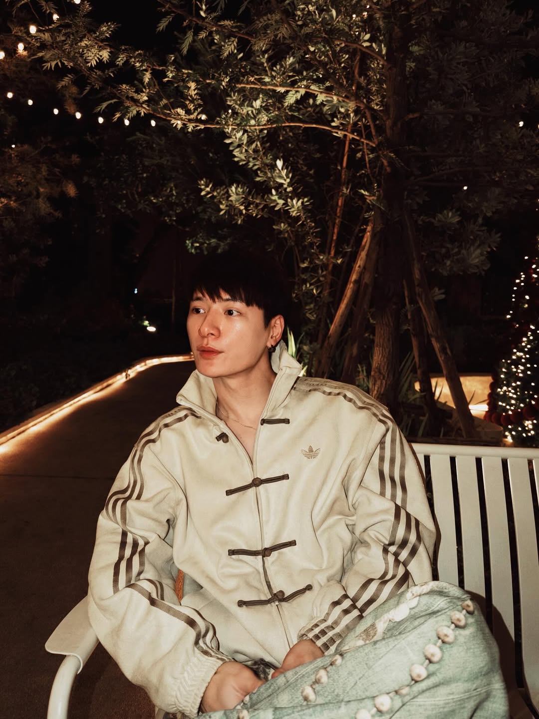 คริส - พีรวัส แสงโพธิรัตน์