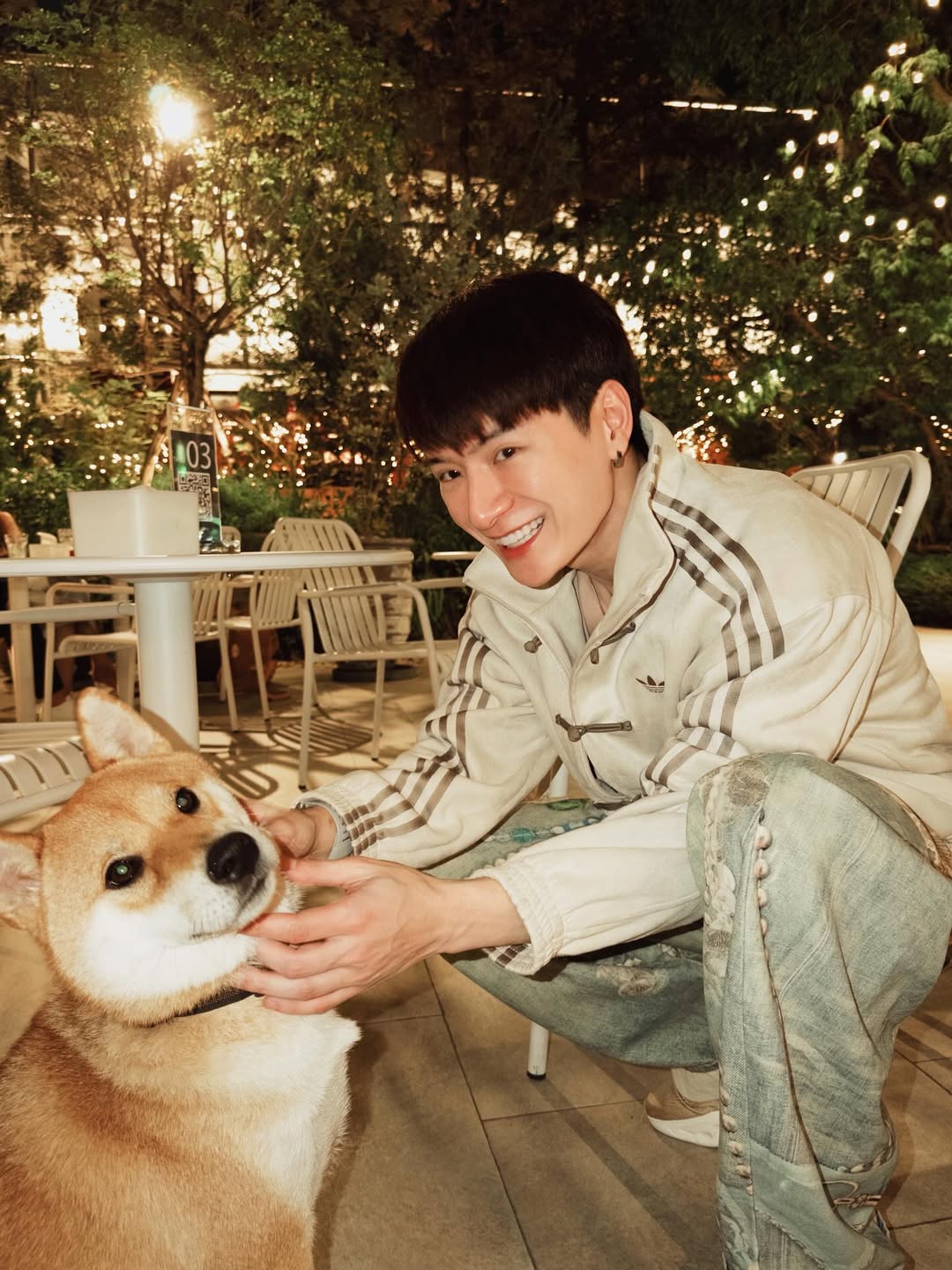 คริส - พีรวัส แสงโพธิรัตน์