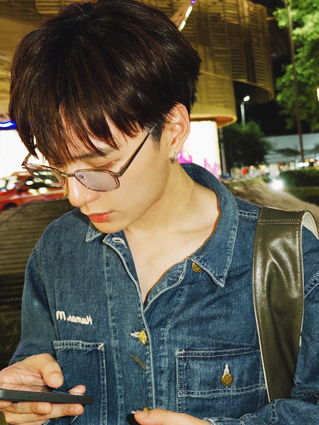 คริส - พีรวัส แสงโพธิรัตน์