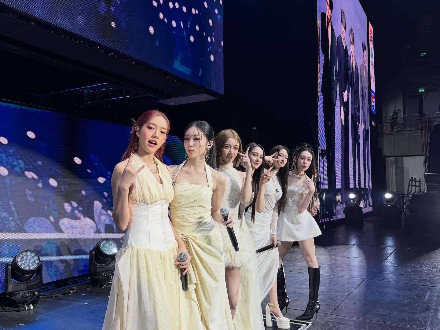 คริส - พีรวัส แสงโพธิรัตน์