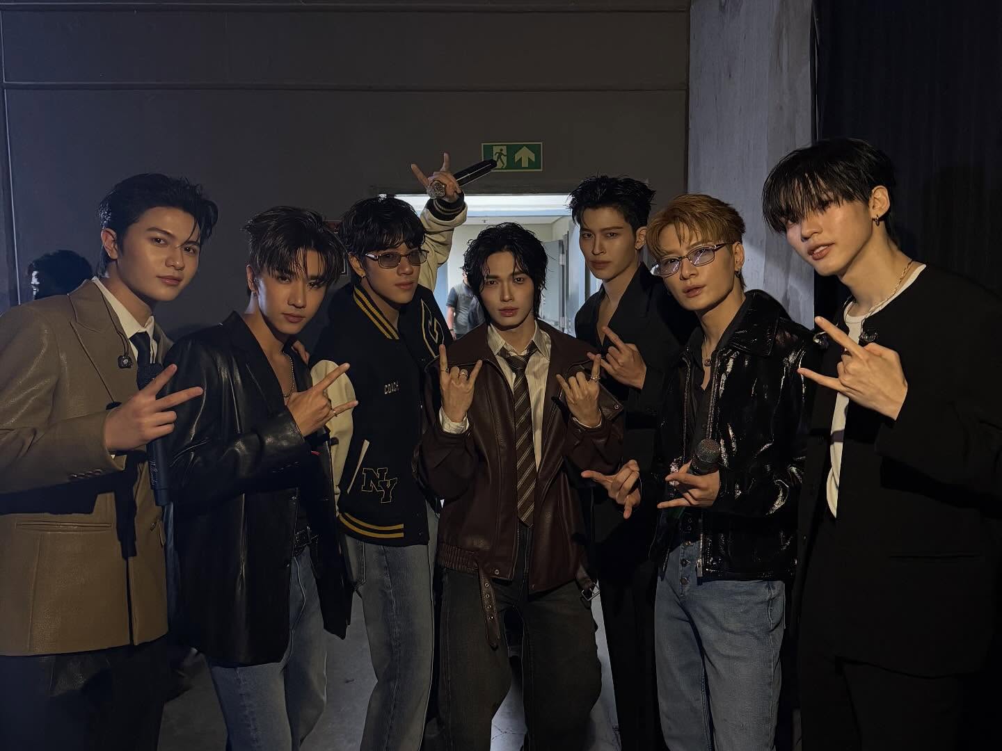 คริส - พีรวัส แสงโพธิรัตน์