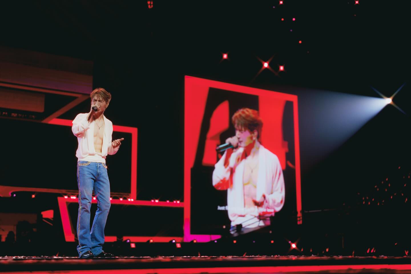 คริส - พีรวัส แสงโพธิรัตน์