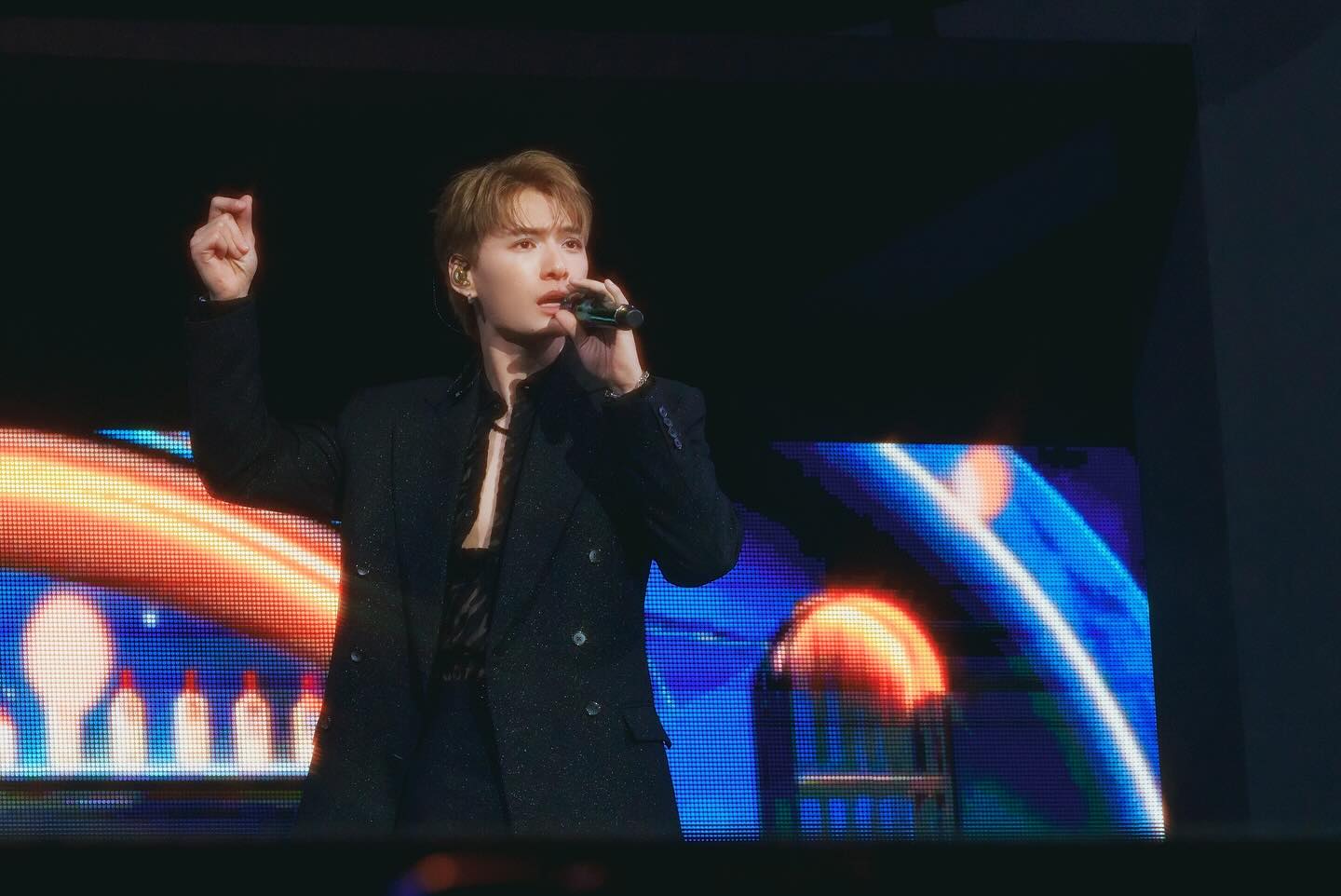 คริส - พีรวัส แสงโพธิรัตน์