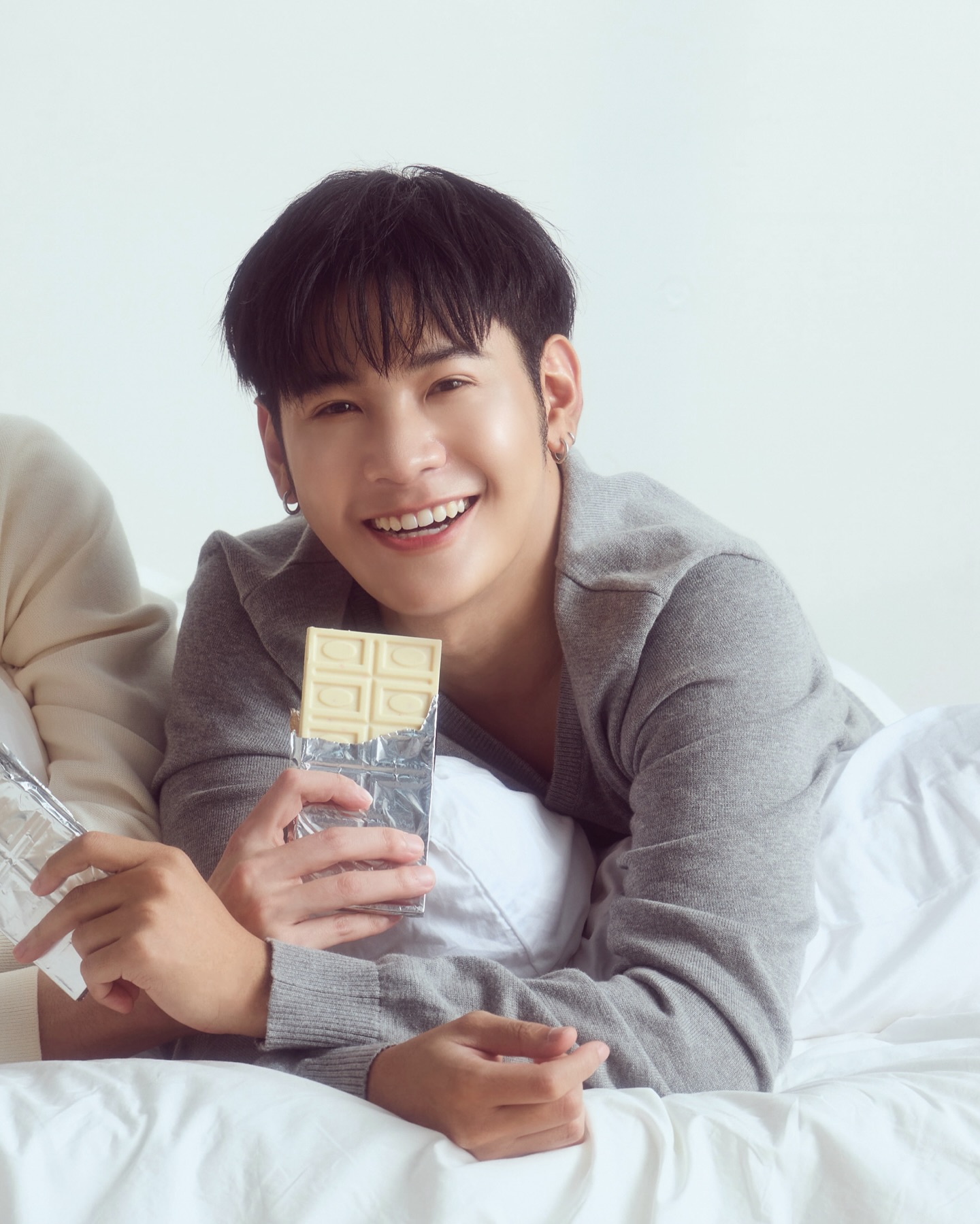 คริส - พีรวัส แสงโพธิรัตน์