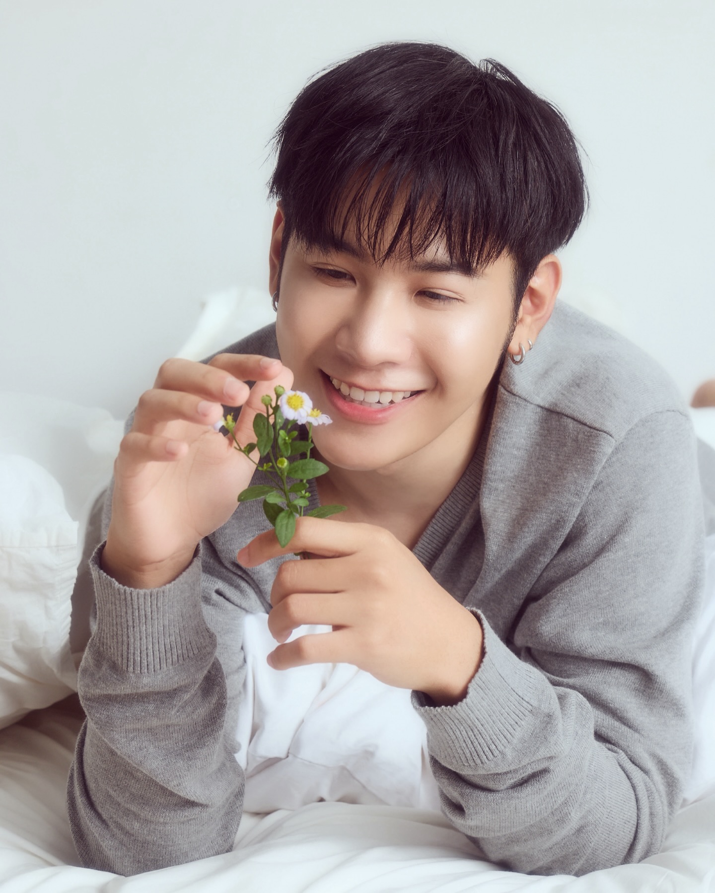 คริส - พีรวัส แสงโพธิรัตน์