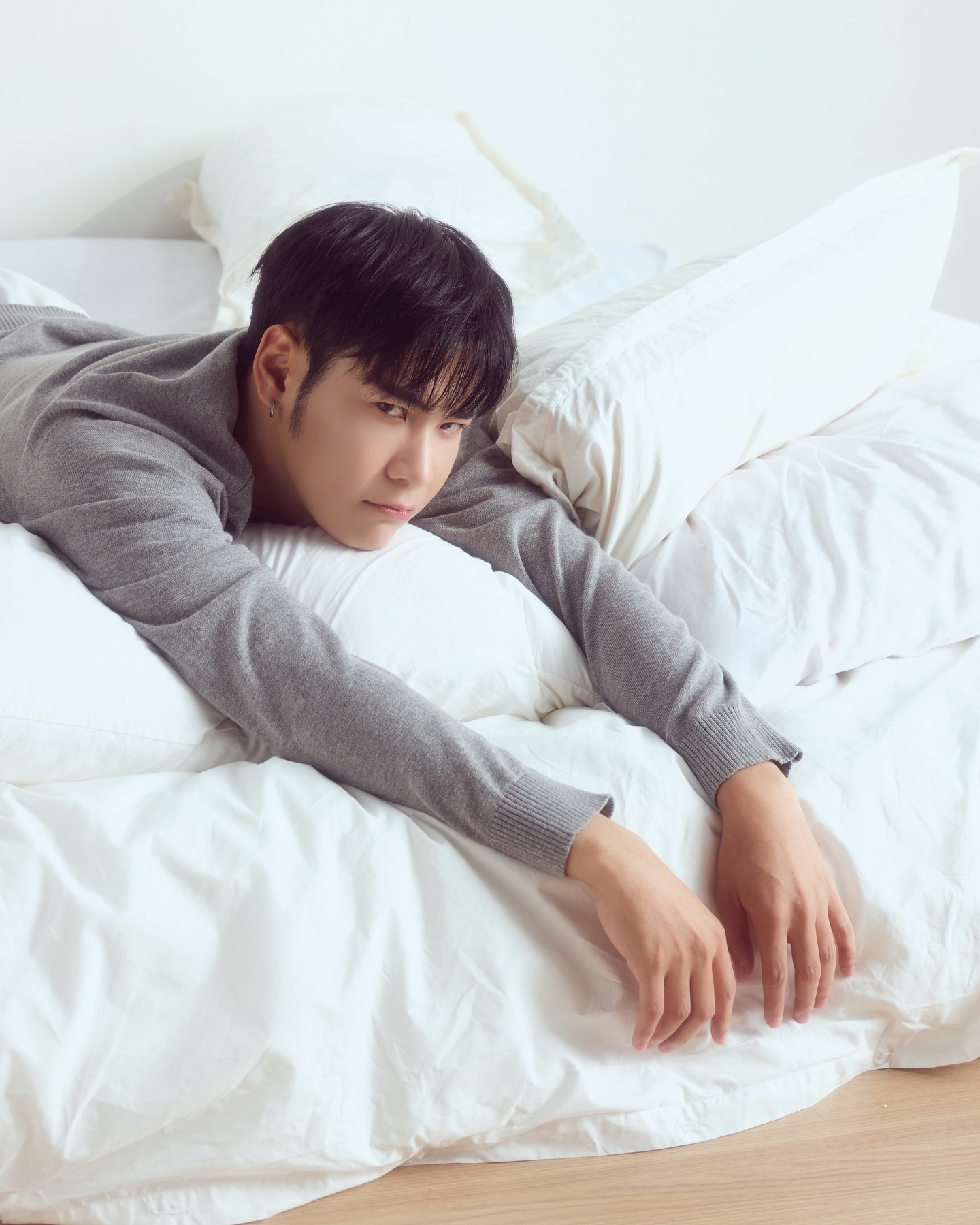 คริส - พีรวัส แสงโพธิรัตน์