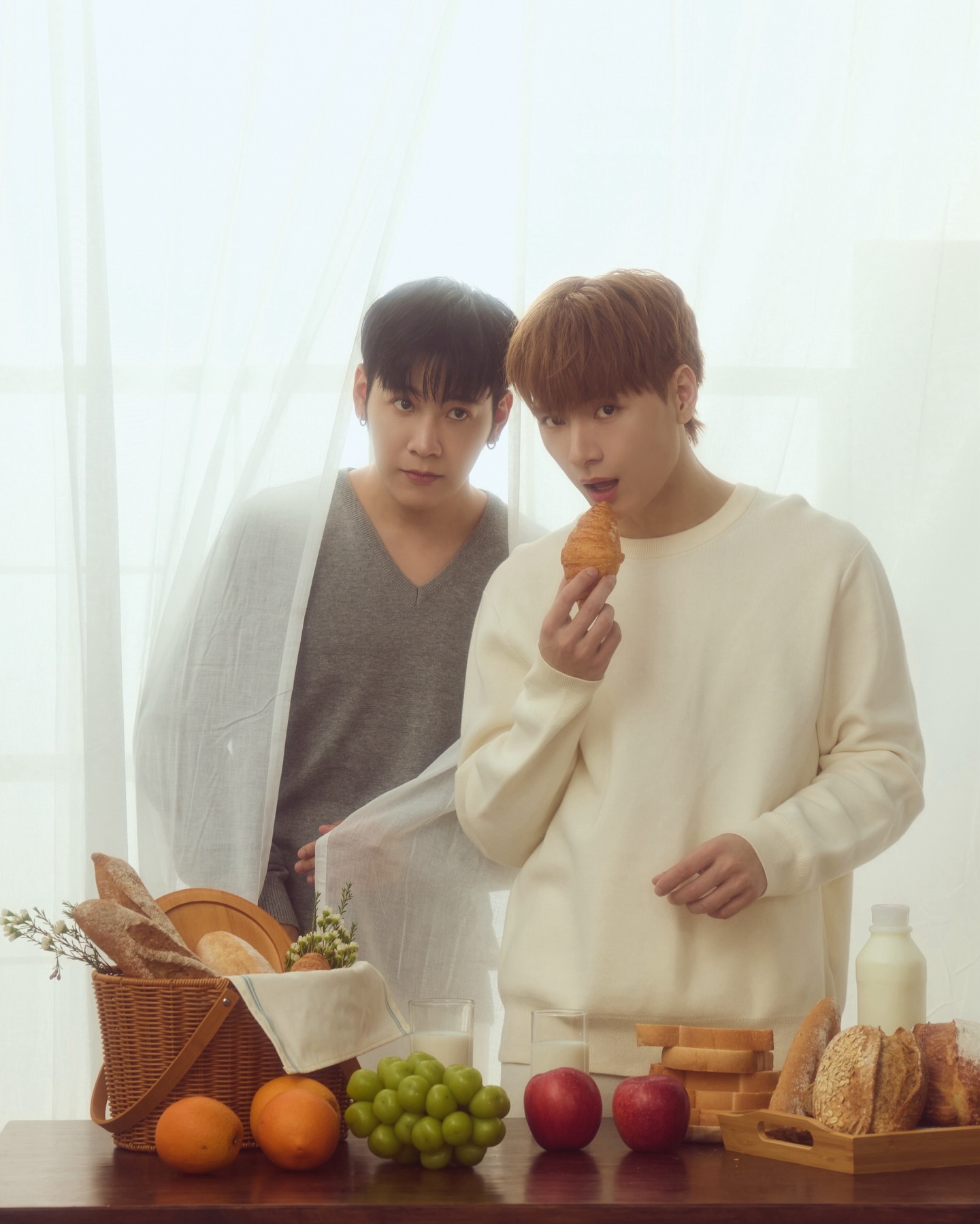 คริส - พีรวัส แสงโพธิรัตน์