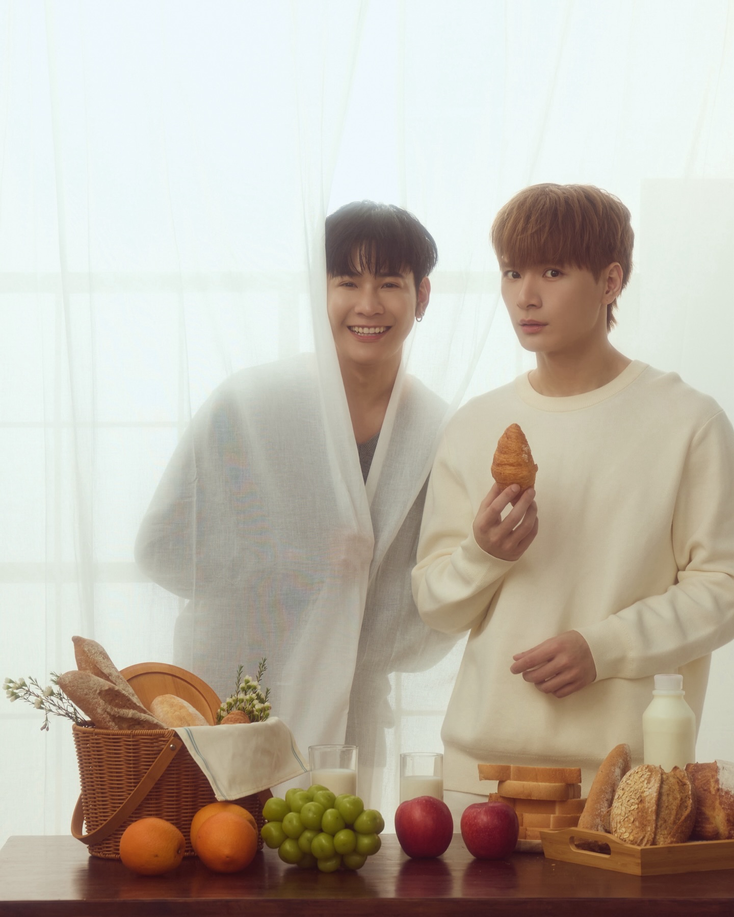 คริส - พีรวัส แสงโพธิรัตน์