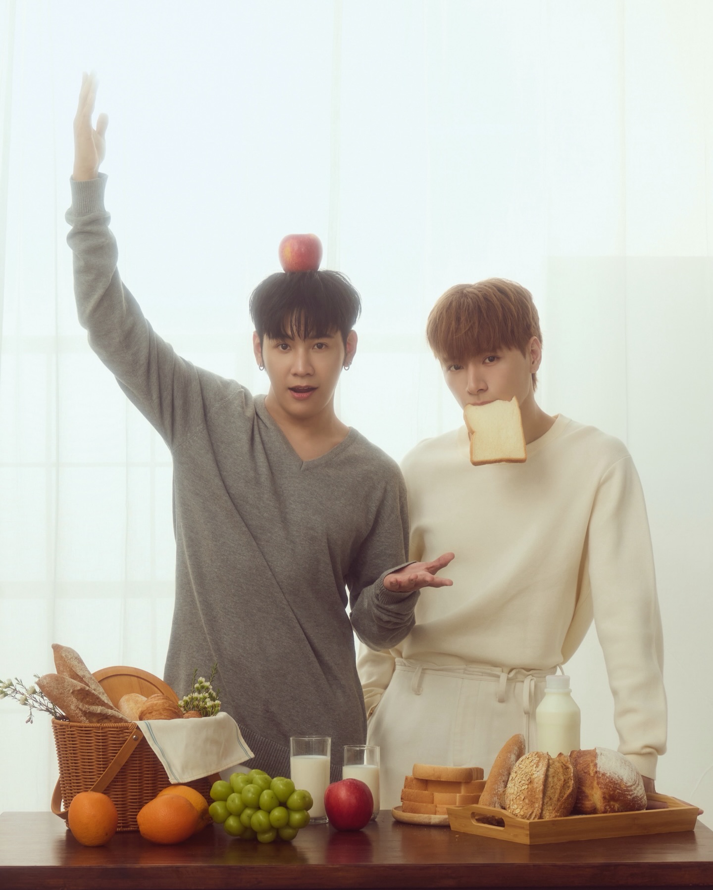 คริส - พีรวัส แสงโพธิรัตน์