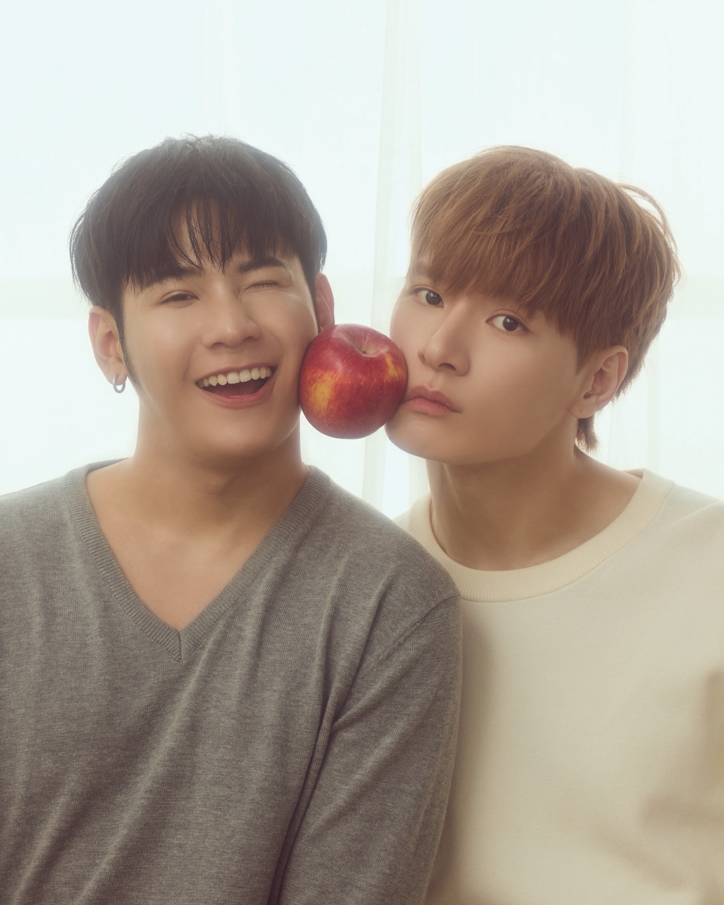 คริส - พีรวัส แสงโพธิรัตน์