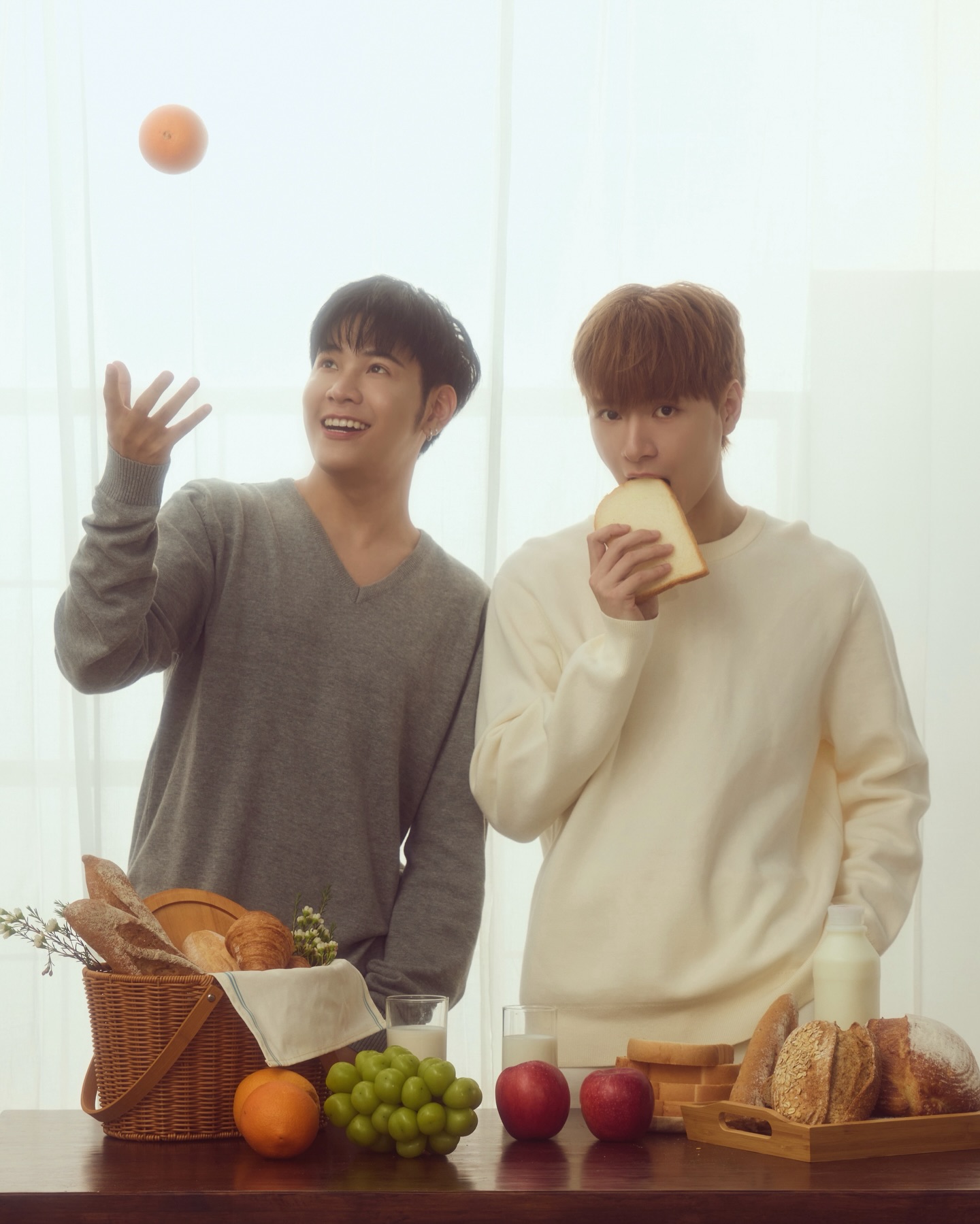 คริส - พีรวัส แสงโพธิรัตน์