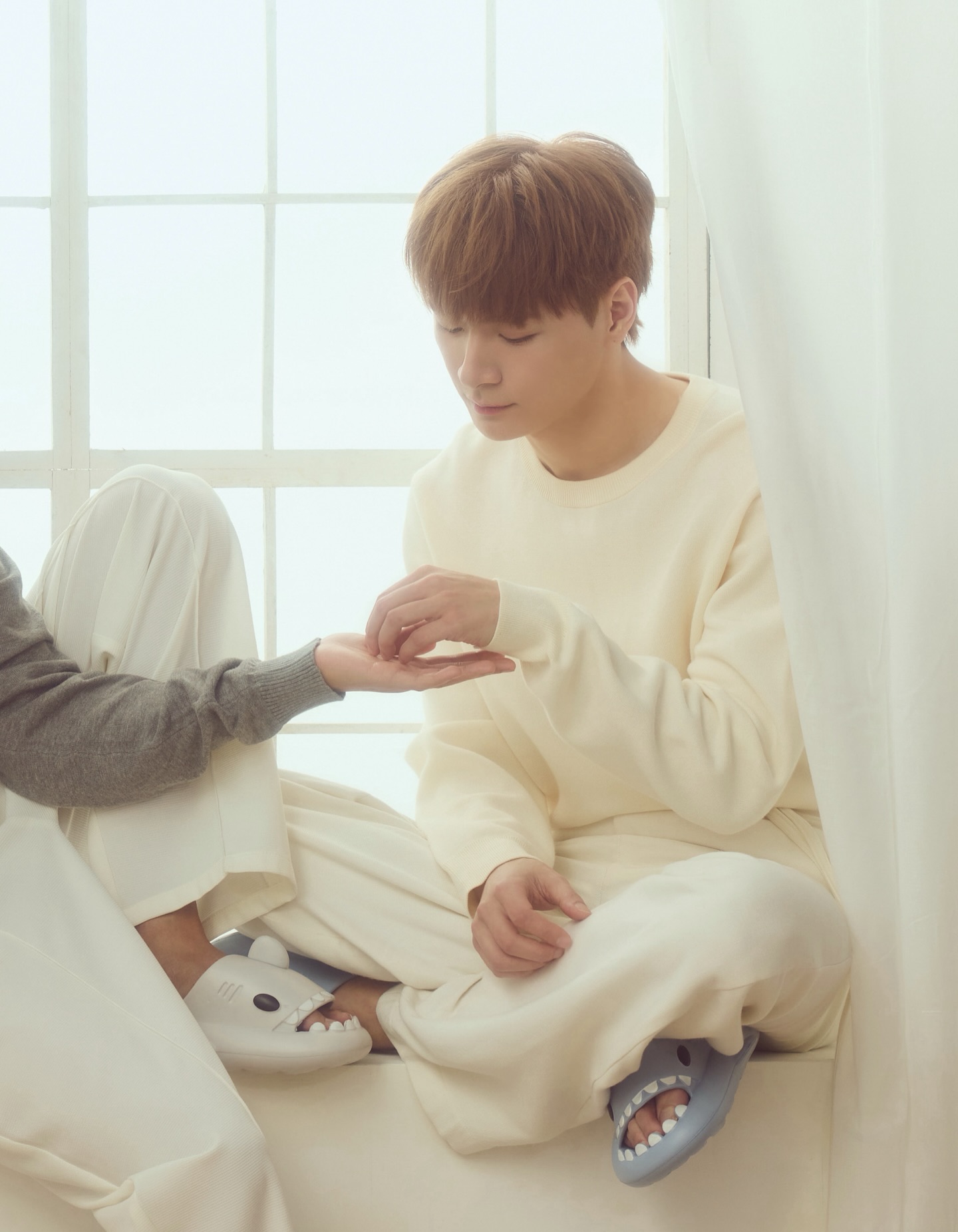 คริส - พีรวัส แสงโพธิรัตน์