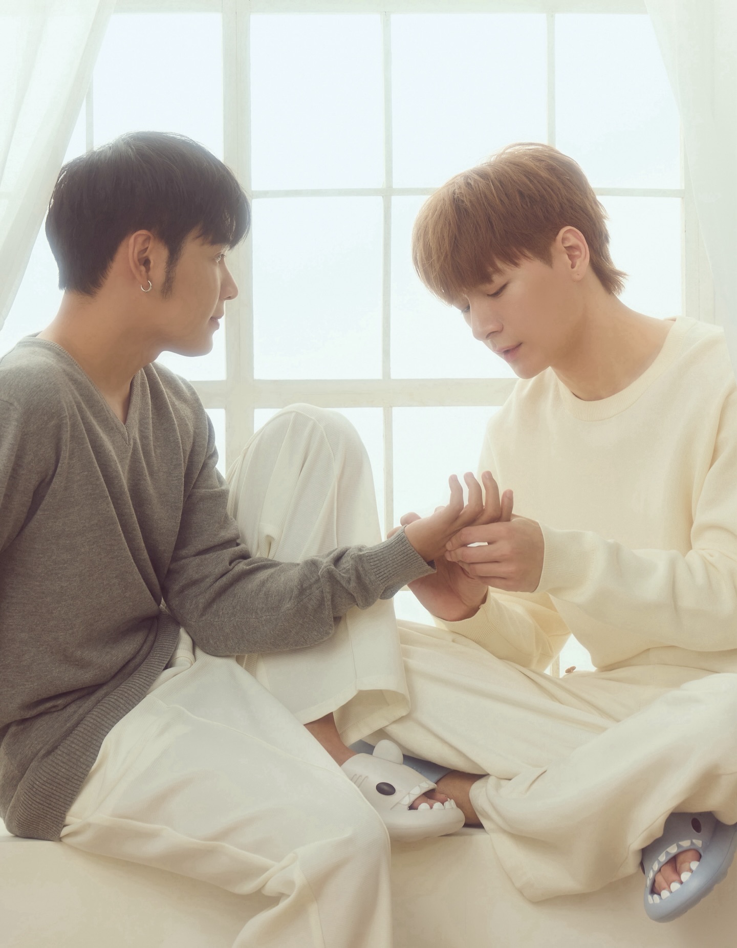 คริส - พีรวัส แสงโพธิรัตน์