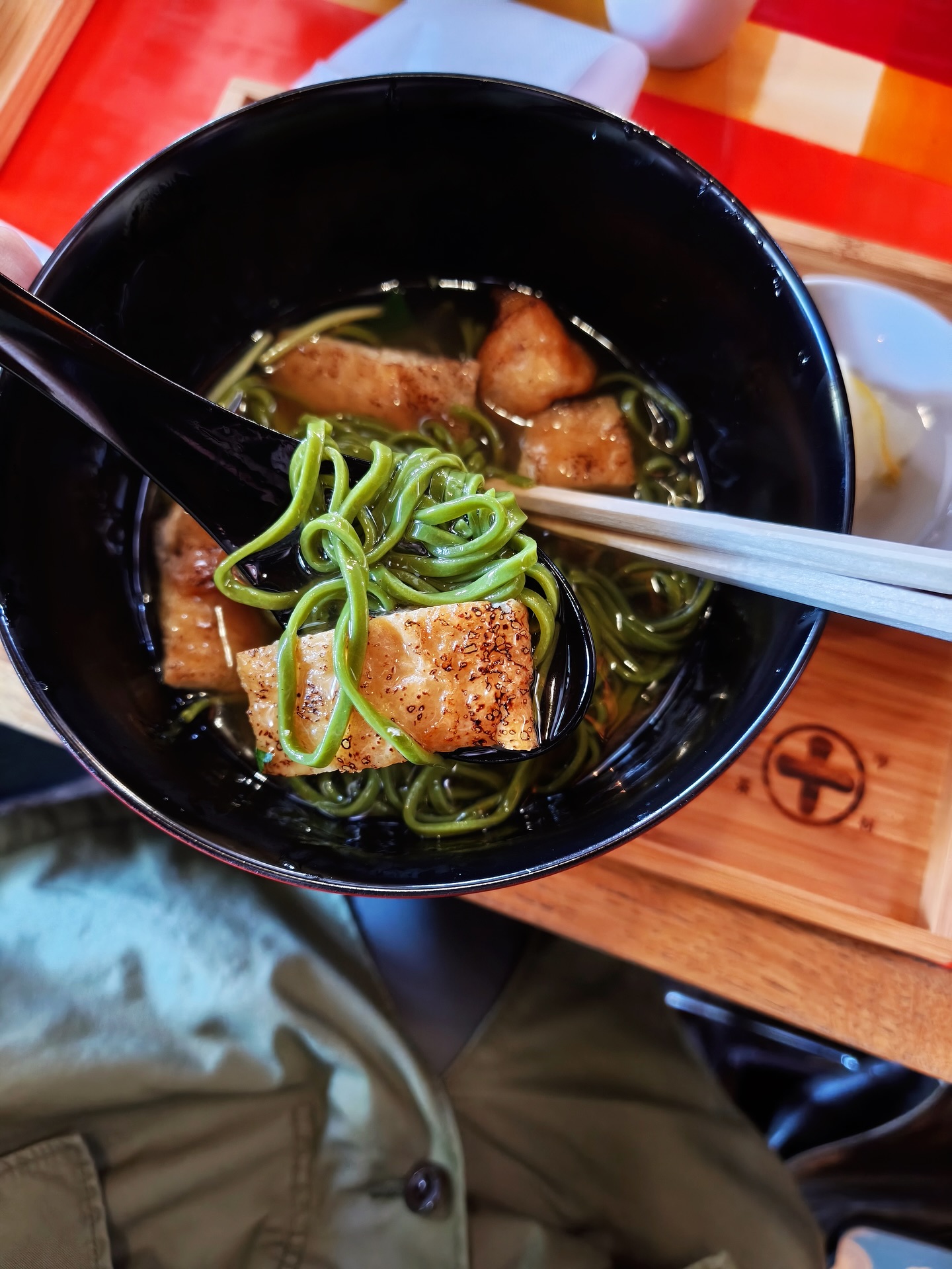 คริส - พีรวัส แสงโพธิรัตน์