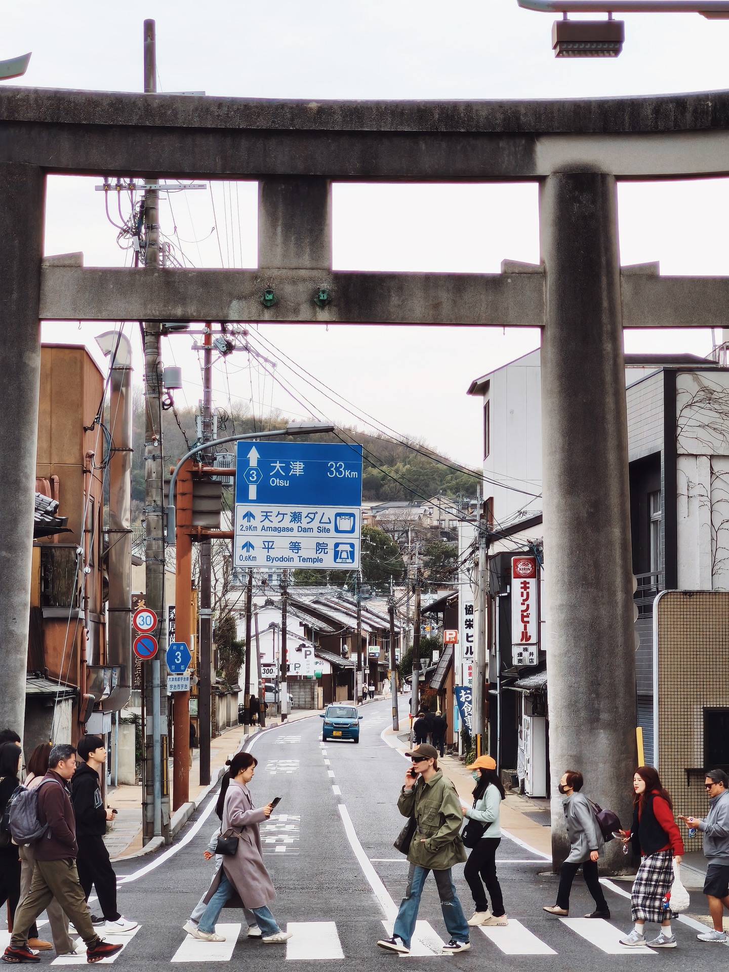 คริส - พีรวัส แสงโพธิรัตน์