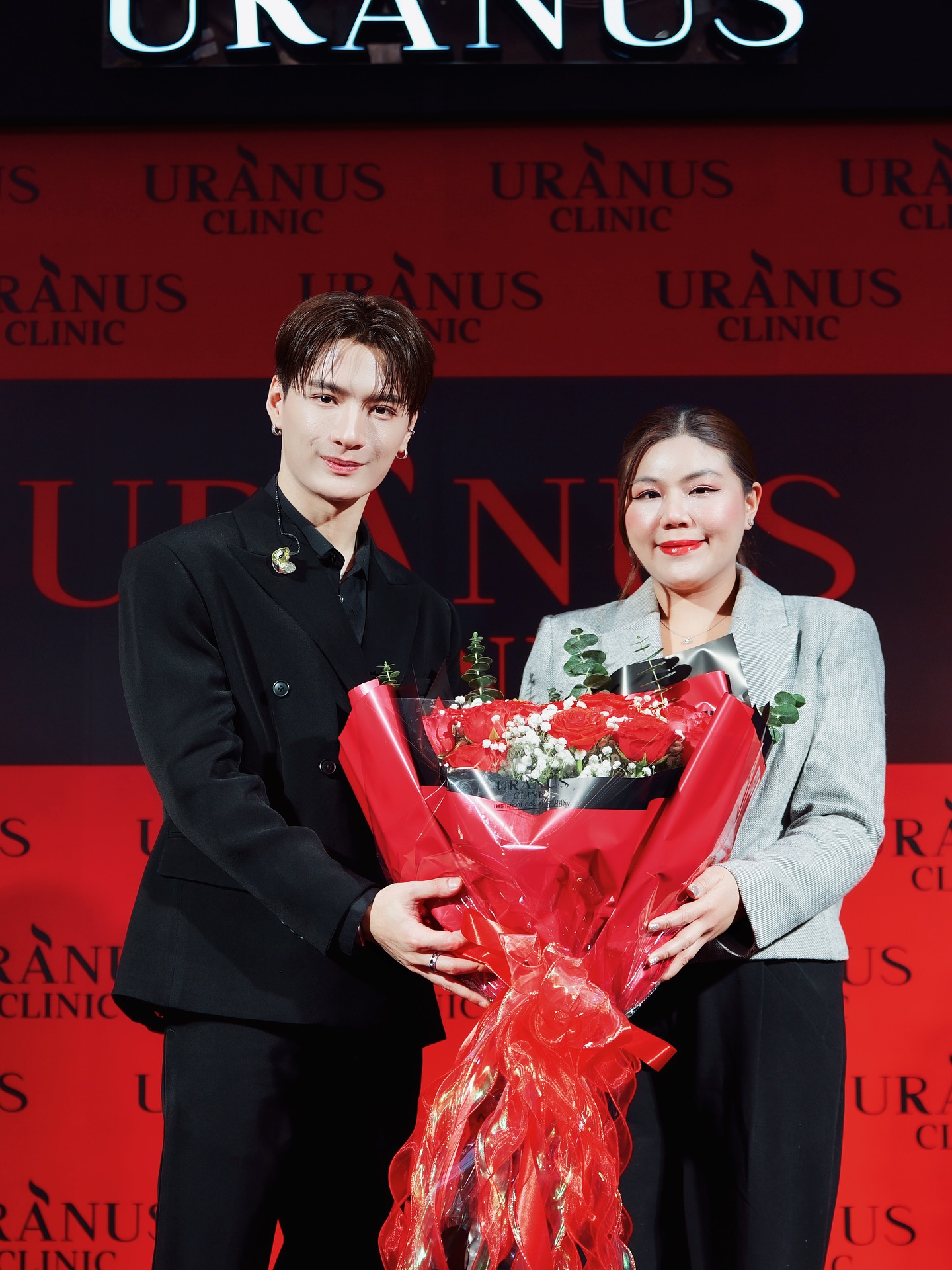 คริส - พีรวัส แสงโพธิรัตน์