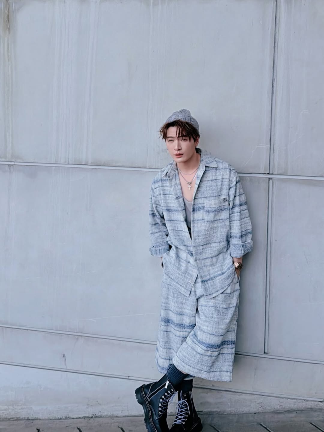 คริส - พีรวัส แสงโพธิรัตน์